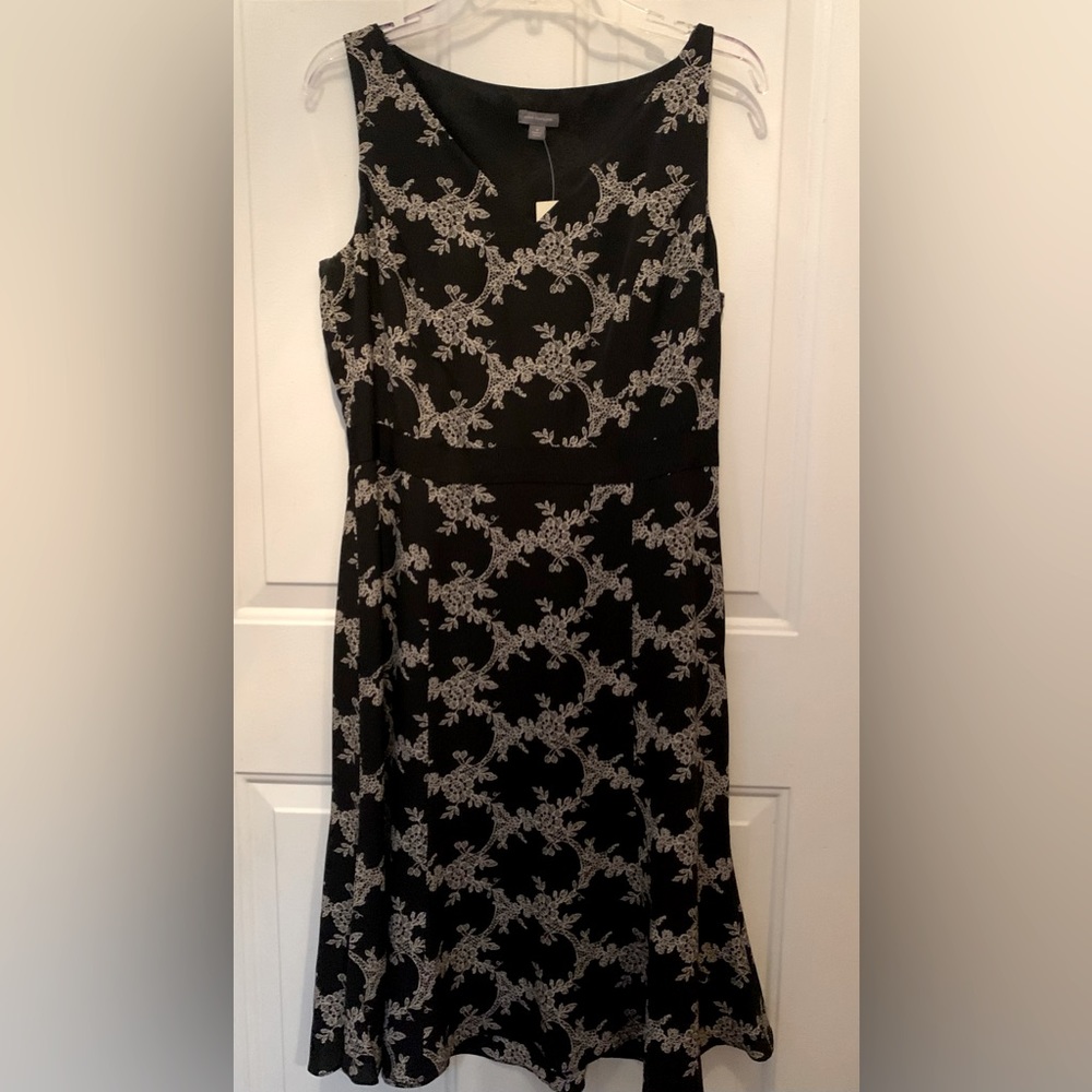 Ann Taylor Dress Size 8 black and beige floral lace print